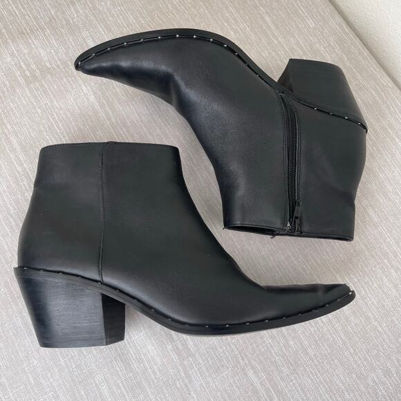 Charles by Charles David Plato Black Leather Studded Pointed Toe Ankle Boots 9.5 - Picture 7 of 10